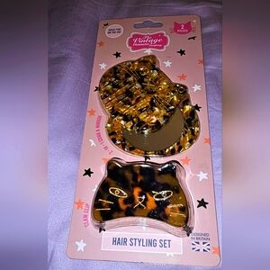 Hair styling set, 2-in-1 comb & mirror, and hair claw clip.